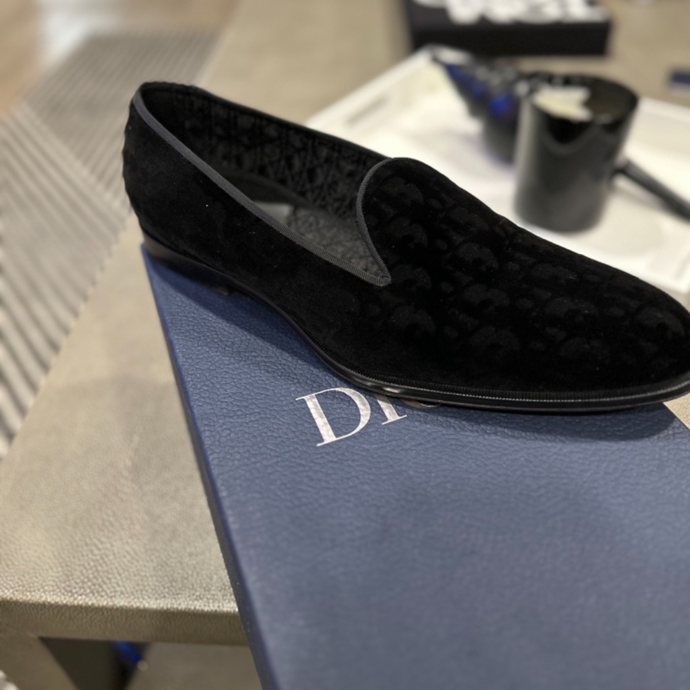 Shoes - Picture 4 of 7